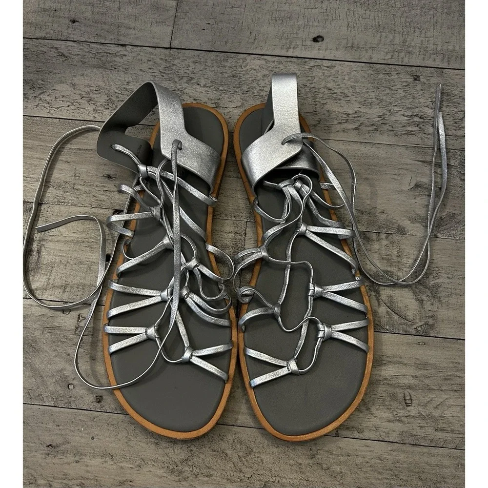 Vince Women's 10 Palmera‎ Silver Gladiator Flat Sandals Lace Ankle